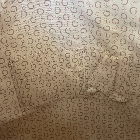 Brand New Guess Mandrake Travel Bag Large Zippered Shoulder Tote Purse in Mocha - Picture 13 of 14